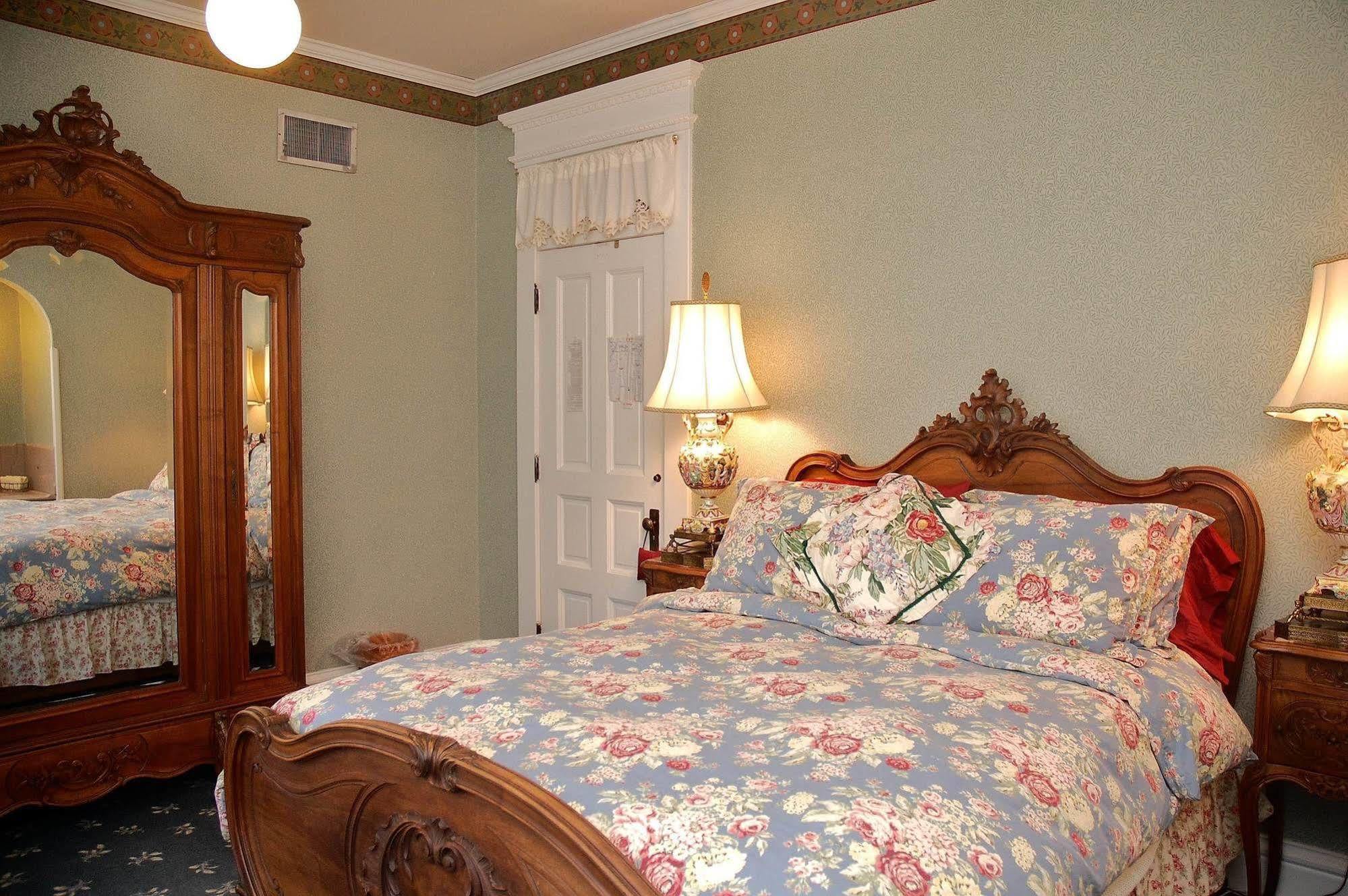 The Grand Anne Bed And Breakfast Keokuk ภายนอก รูปภาพ